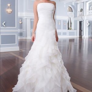 NWT Strapless A-line Ruffle Wedding Gown Ivory 14